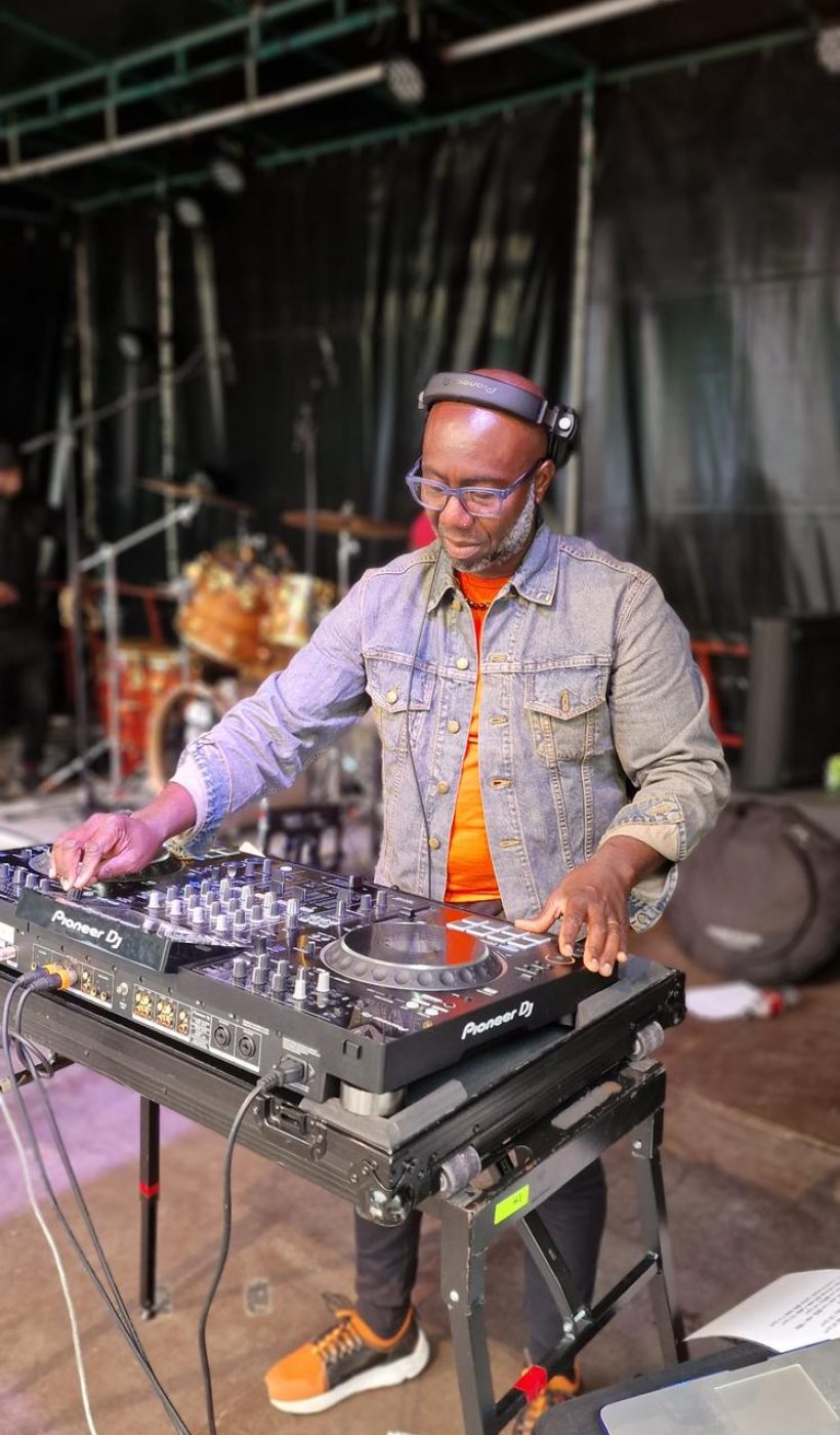 Amstrong DJ